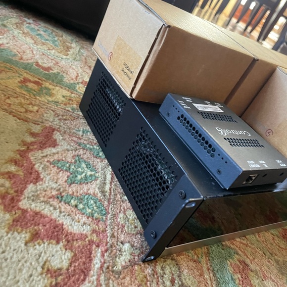 Leaf/Control4 LU862 4K Ultra HD 8×8Matrix Switch with 5 control4 HDbase receiver - Picture 3 of 5